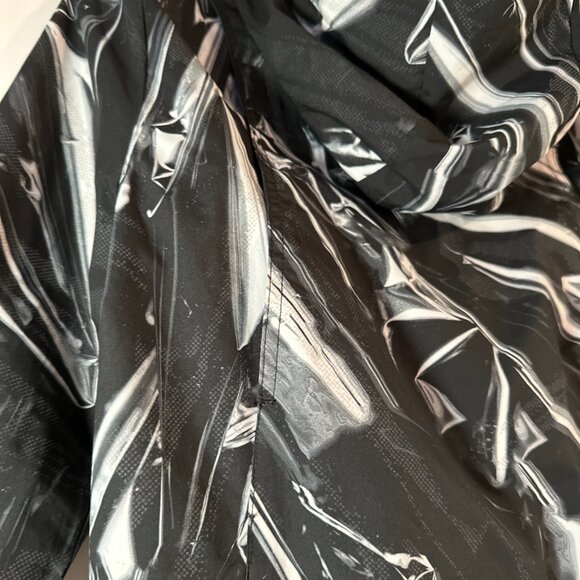 Nike Shield Flash Reflective Running Jacket Steet Sleek Techwear - Picture 7 of 10